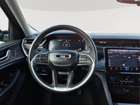 Used 2023 Jeep Grand Cherokee Limited image 10