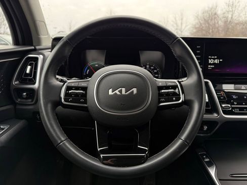 Certified 2023 Kia Sorento EX image 25