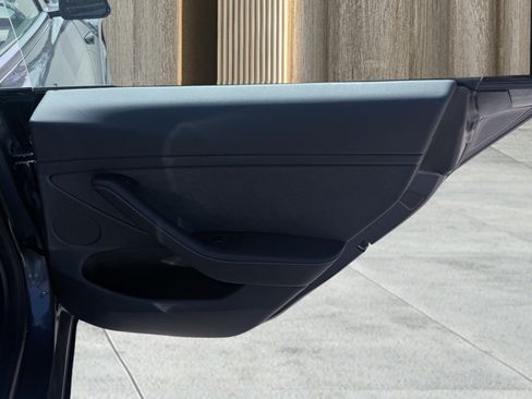 Used 2023 Tesla Model 3 Standard Range RWD image 31