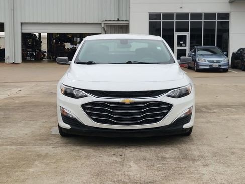 Used 2022 Chevrolet Malibu LS FWD image 2