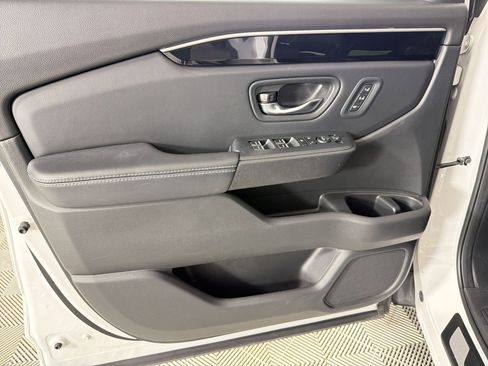 Used 2024 Honda Pilot EX-L image 13