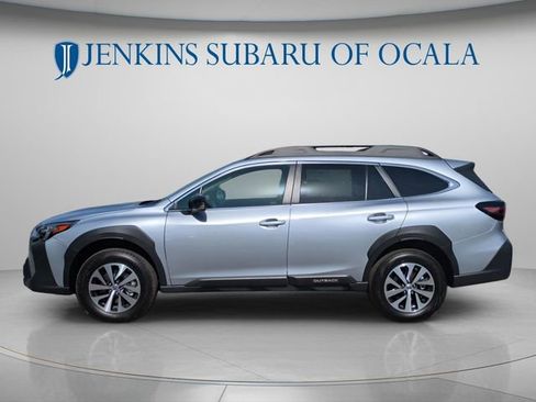 Used 2025 Subaru Outback Premium AWD/4WD image 6