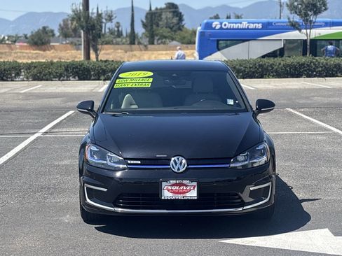 Used 2019 Volkswagen e-Golf SEL Premium FWD image 3