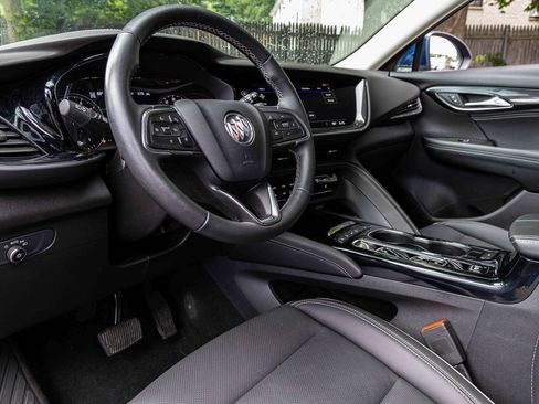 Used 2023 Buick Envision Essence image 7