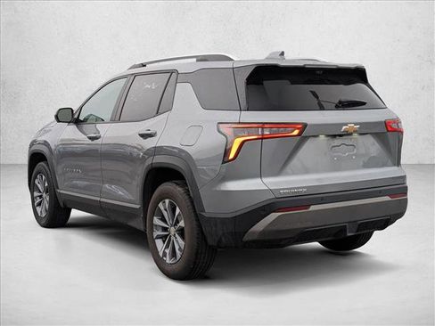 Used 2025 Chevrolet Equinox LT w/ Convenience Package II image 7