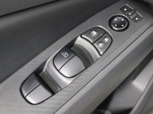 Used 2025 Nissan Altima 2.5 SV image 22