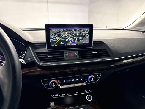 Used 2018 Audi Q5 2.0T Premium Plus w/ Premium Plus Package AWD/4WD image 9
