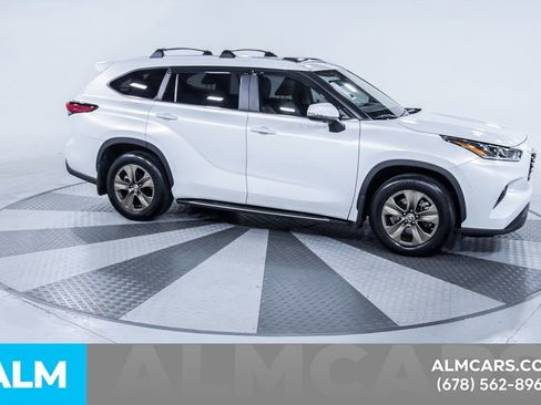 Used 2023 Toyota Highlander Bronze Edition image 14