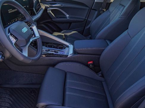 New 2025 Audi Q5 Prestige image 8