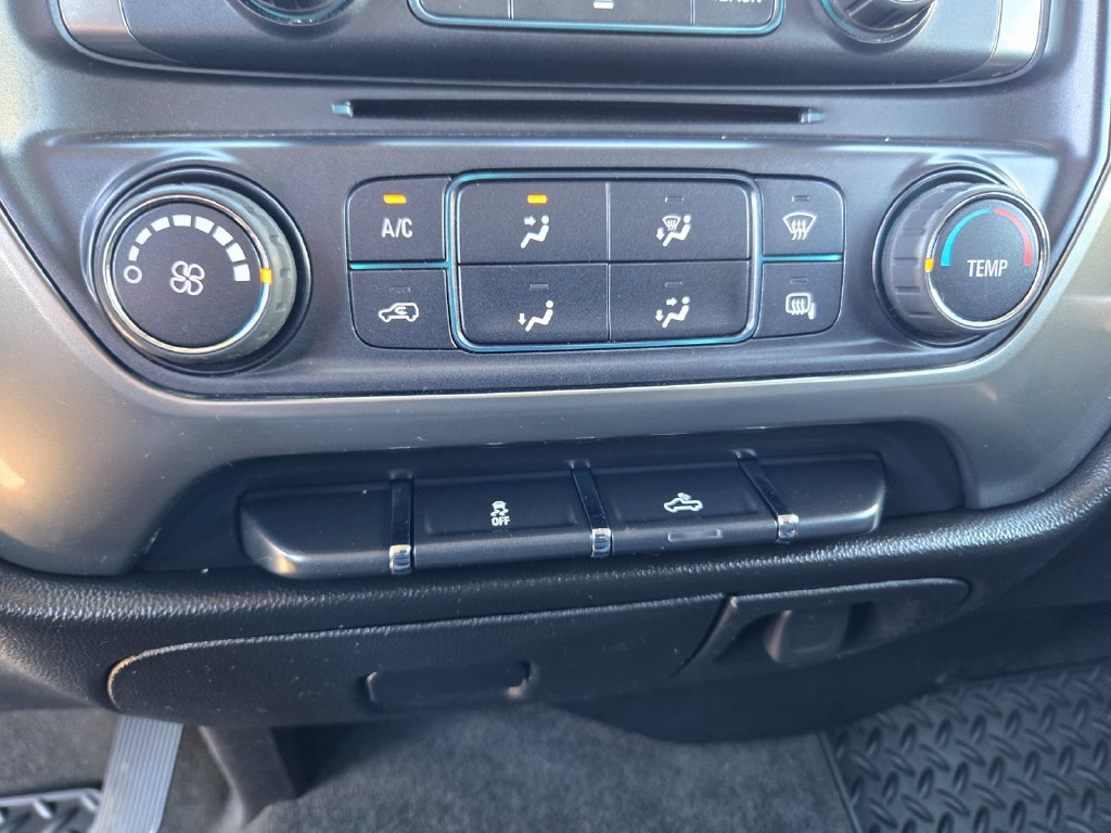 Used 2018 Chevrolet Silverado 1500 LT AWD/4WD image 15