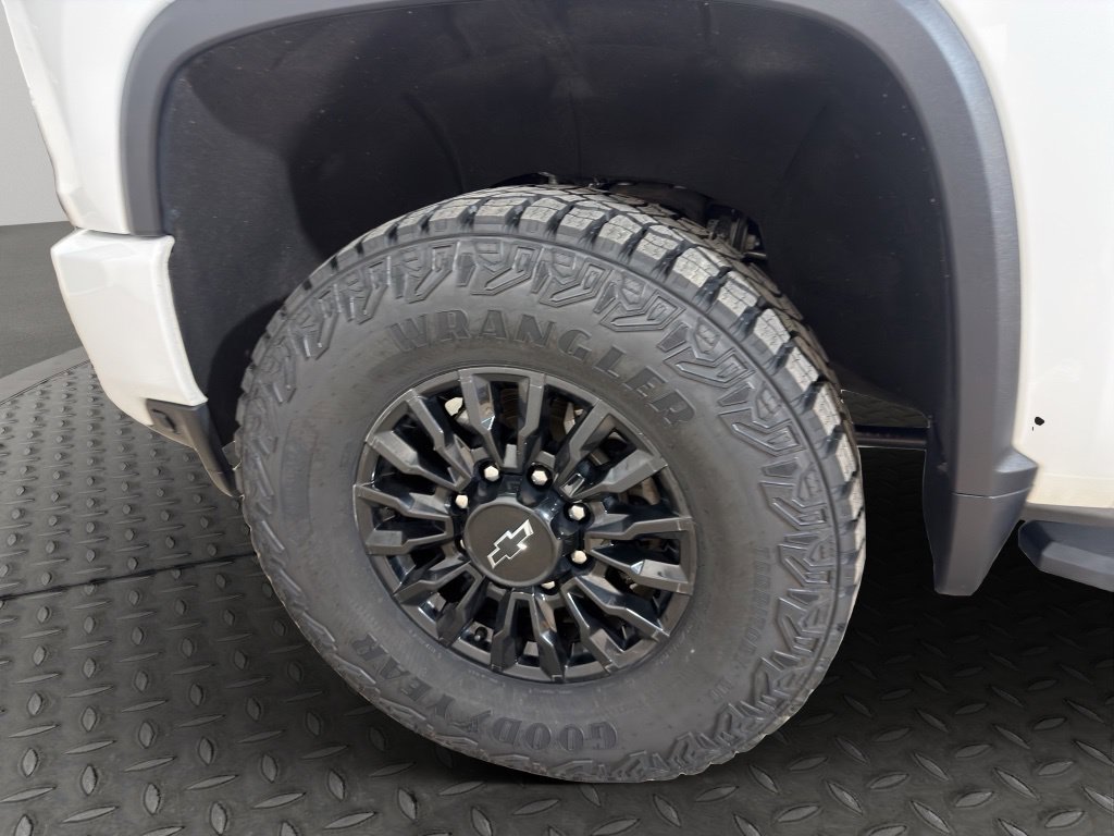 Used 2023 Chevrolet Silverado 3500 LTZ w/ LTZ Plus Package AWD/4WD image 24