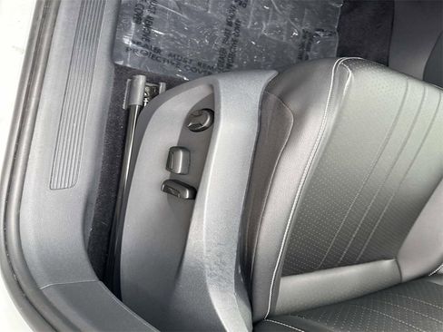 Used 2022 Volkswagen Tiguan SE image 20