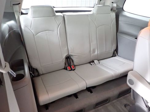 Used 2015 GMC Acadia SLT image 35