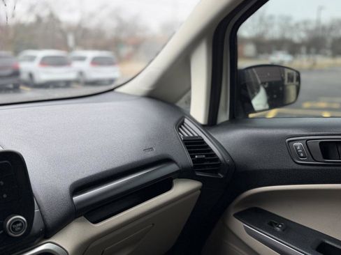 Used 2020 Ford EcoSport S image 19