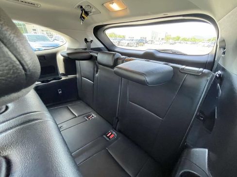 Used 2023 Toyota Highlander XLE FWD image 5
