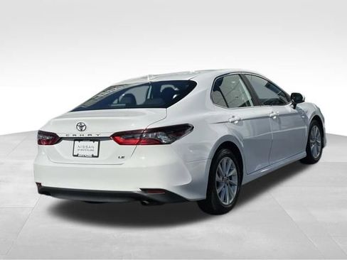 Used 2022 Toyota Camry LE FWD image 4