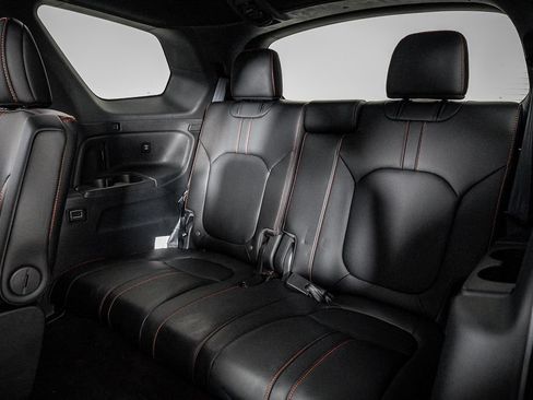 Used 2025 Honda Pilot TrailSport image 23