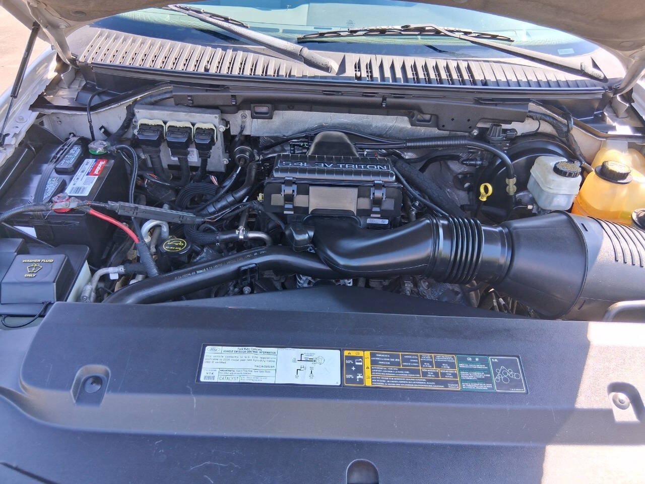 Used 2006 Ford Expedition XLT RWD image 25