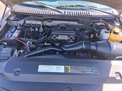 Used 2006 Ford Expedition XLT RWD image 25