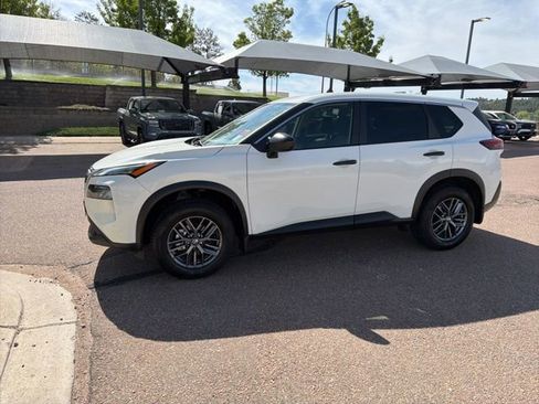 Used 2021 Nissan Rogue S FWD image 4