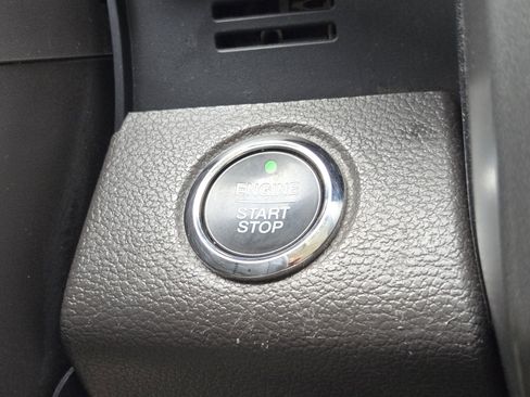 Used 2021 Ford Expedition XLT image 24