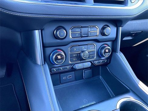 Used 2021 Chevrolet Suburban Premier w/ Premium Package image 24