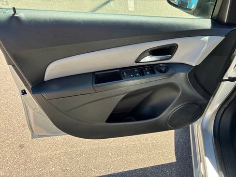 Used 2016 Chevrolet Cruze LS FWD image 12