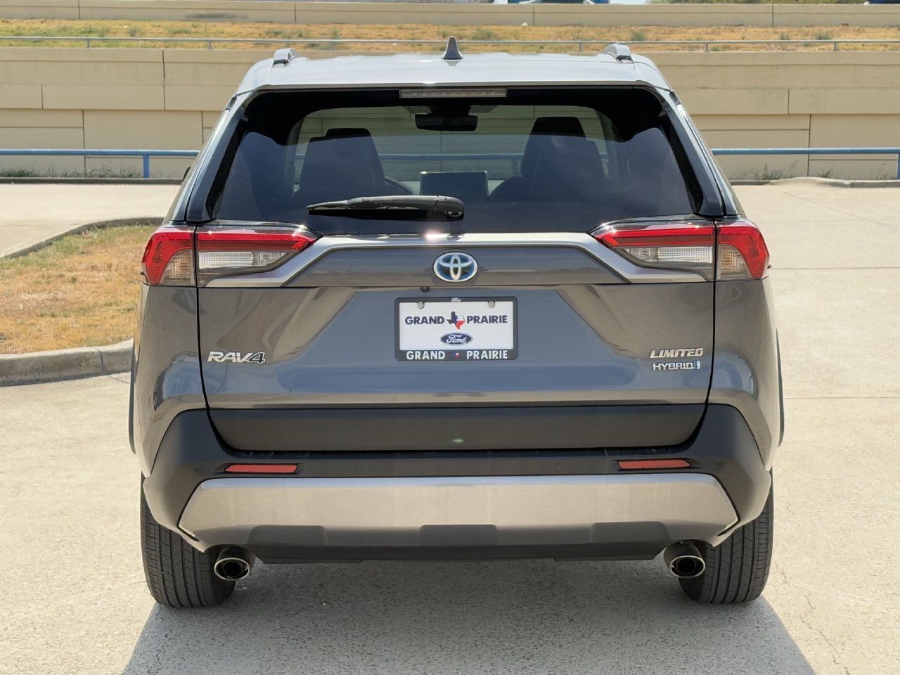 Used 2021 Toyota RAV4 Limited AWD/4WD image 5
