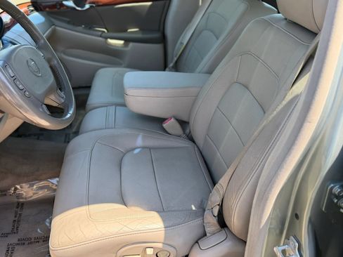 Used 2005 Cadillac De Ville FWD image 33