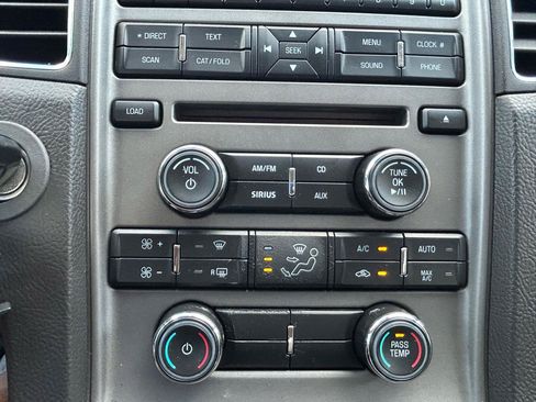 Used 2010 Ford Taurus SEL FWD image 23