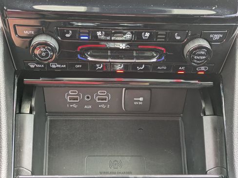 Used 2023 Jeep Grand Cherokee L Limited w/ Luxury Tech Group II image 25