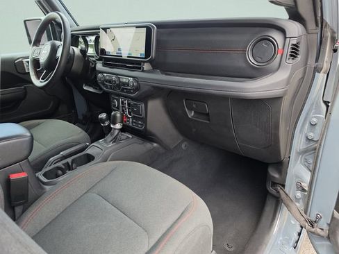 Used 2024 Jeep Wrangler Unlimited Rubicon AWD/4WD image 14