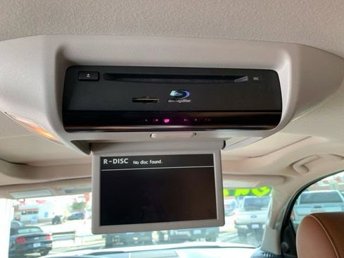 Used 2019 Toyota Sequoia Platinum image 19