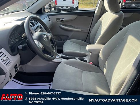 Used 2013 Toyota Corolla LE image 19