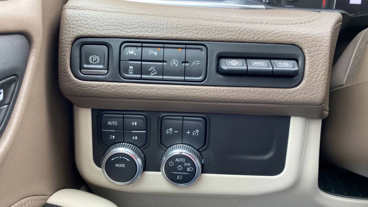 Used 2021 GMC Yukon XL Denali w/ Denali Premium Package AWD/4WD image 17