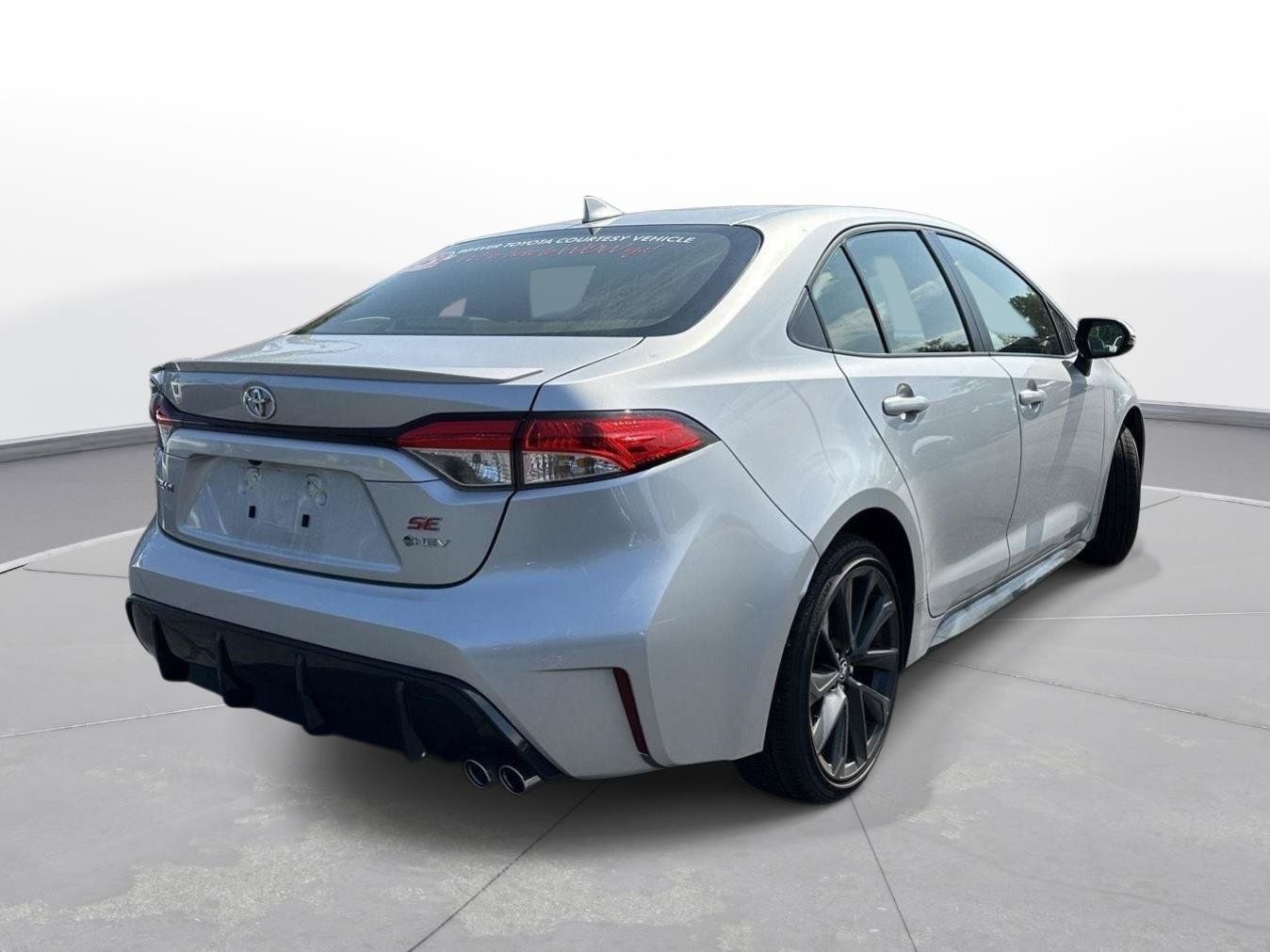Used 2026 Toyota Corolla SE FWD image 6