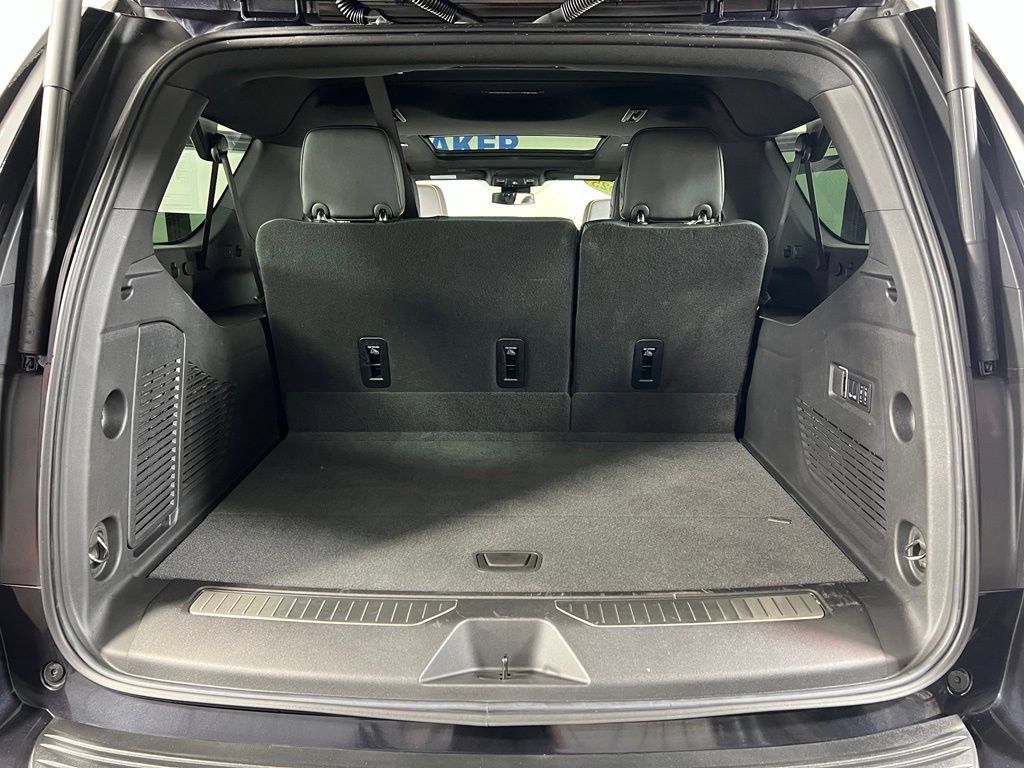 Used 2025 GMC Yukon XL AT4 AWD/4WD image 14