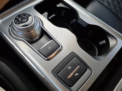 Used 2024 Ford Edge Titanium image 20