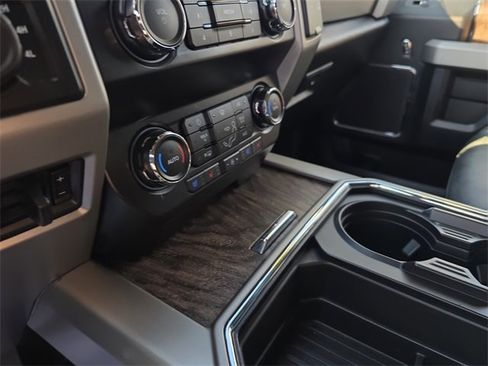 Used 2019 Ford F250 Lariat w/ Lariat Ultimate Package image 26