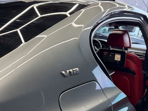 Used 2018 BMW M760i xDrive image 33