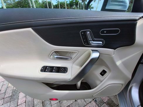 Used 2025 Mercedes-Benz CLA 250 4MATIC image 44