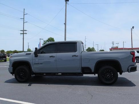 Used 2024 Chevrolet Silverado 2500 LTZ w/ LTZ Plus Package AWD/4WD image 8