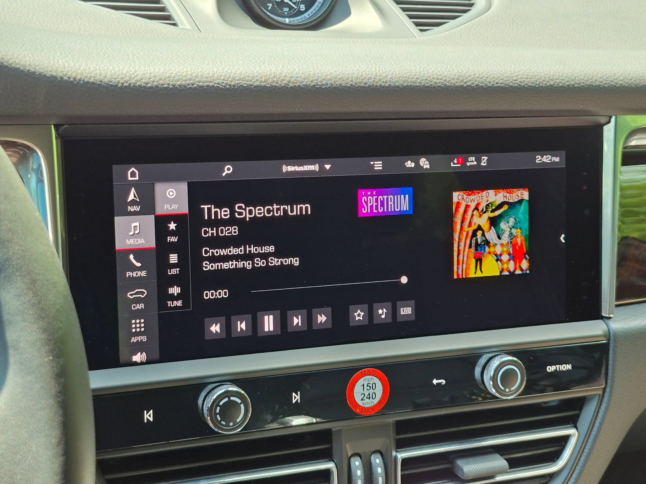 Certified 2026 Porsche Macan AWD/4WD image 14