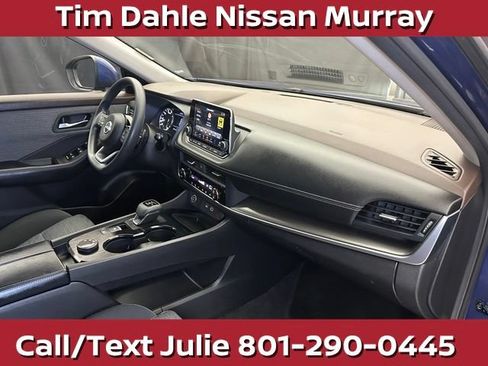 Used 2023 Nissan Rogue SV AWD/4WD image 17