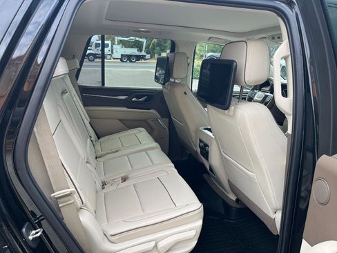 Used 2021 GMC Yukon Denali w/ Denali Ultimate Package AWD/4WD image 8