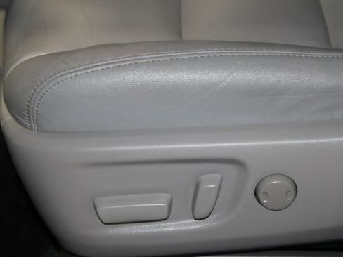 Used 2017 Toyota Sienna XLE Premium image 12