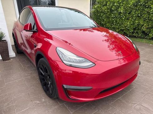 Used 2022 Tesla Model Y Long Range AWD/4WD image 2