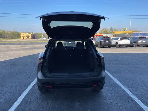 Certified 2025 Nissan Kicks SR image 21