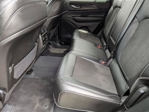 Used 2023 Jeep Grand Cherokee Altitude AWD/4WD image 19
