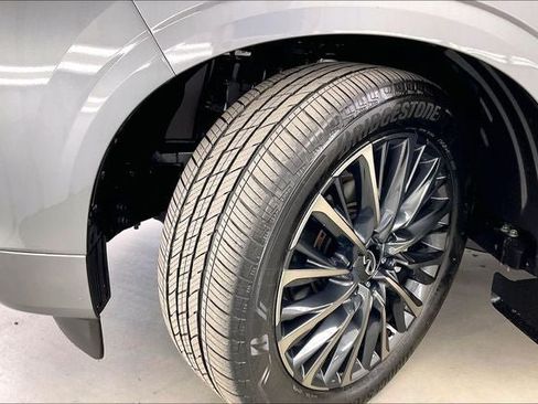 Certified 2026 INFINITI QX80 Autograph w/ Premium Cargo Package AWD/4WD image 11